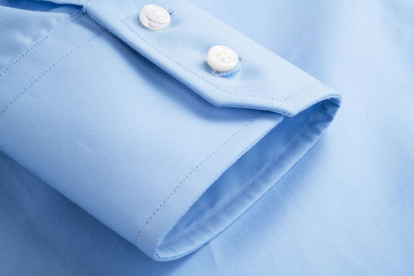 Lichtblauw overhemd