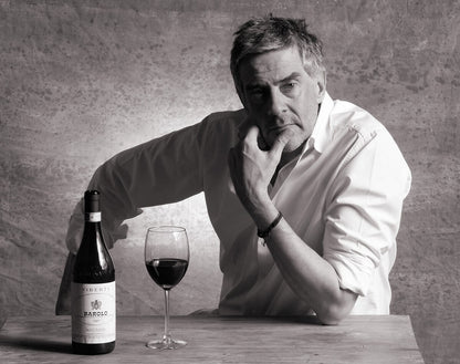 Wit overhemd gedragen door een man