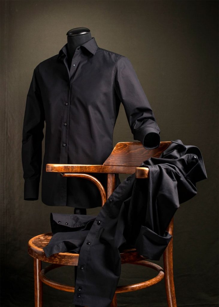 Black shirt on a mannequin